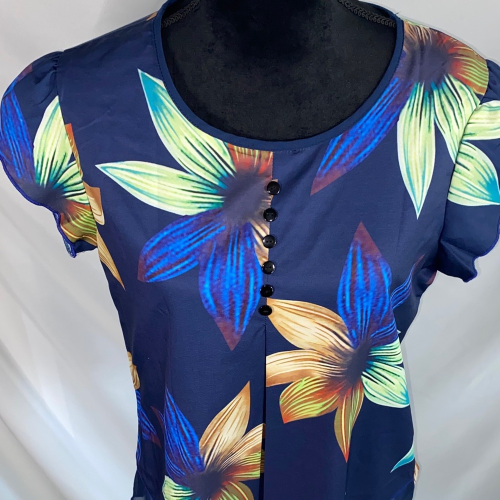 Tropical Floral Layered Women's Top Large - Picture 2 of 9